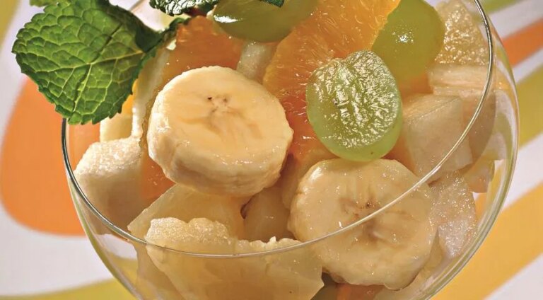 Фруктовий салат із соковитим ананасом: легкий десерт з фото. 25