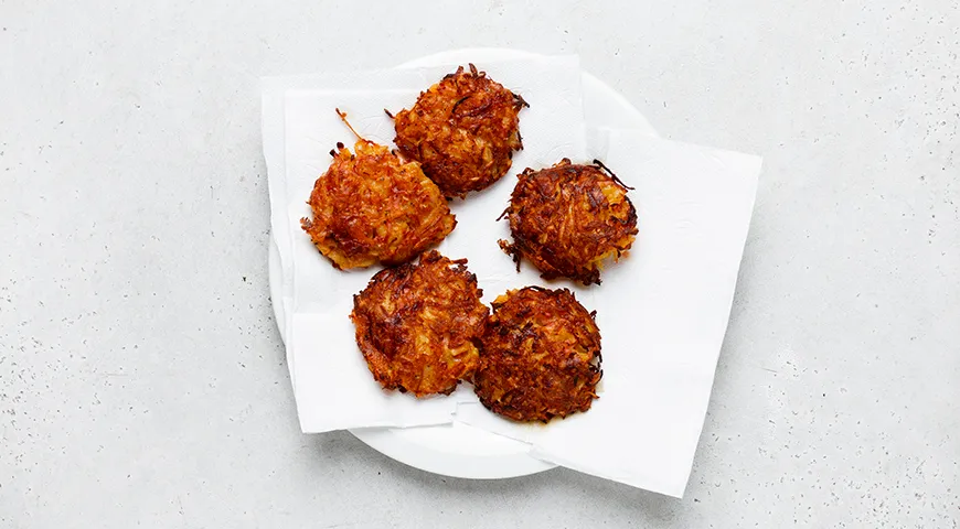 Соковиті драники з сиром та ковбаскою: ваш ідеальний сніданок за 162 ккал 7