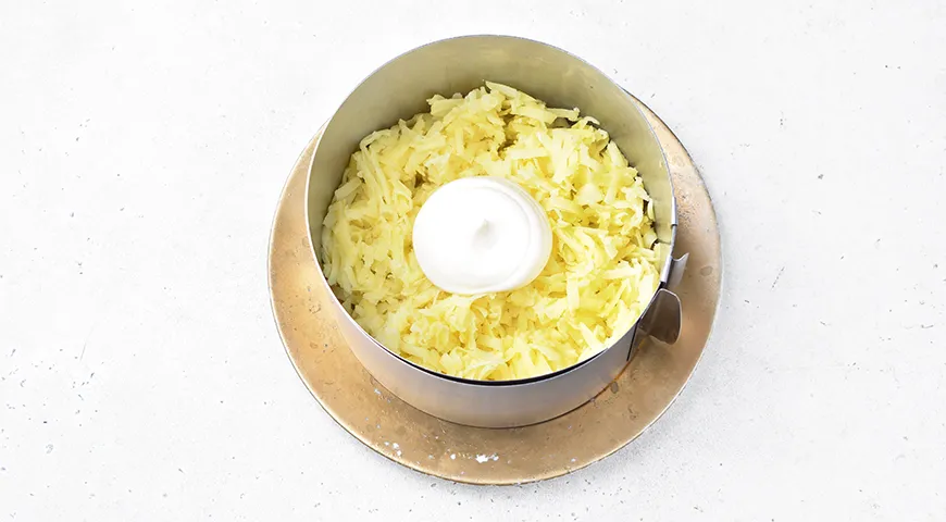 Оселедець під шубою з ікрою мойви: покроковий рецепт з фото, 285 ккал 3