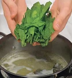 Ароматний картопляний суп з дикою часником: покроковий рецепт з фото 4