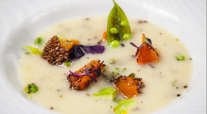 Ніжний крем-суп з топінамбура та печеної гарбуза: покроковий рецепт із фото 1