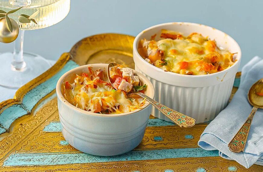 Соковитий жульєн з копченою рибою та томатами: покроковий рецепт з фото