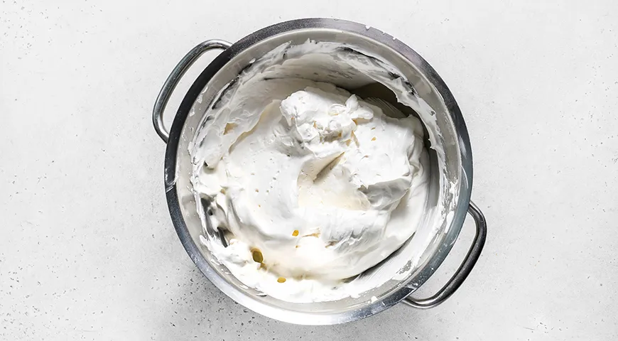 Ніжний сирний торт на сковороді: смаколик, що готується за мить 7 Ніжний сирний торт на сковороді: смаколик, що готується за мить 7