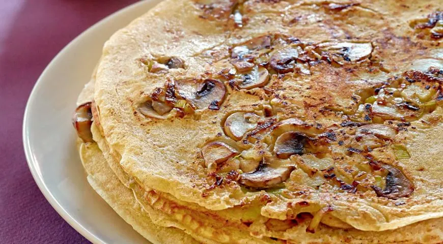 Млинці з печерицями: ніжний рецепт з фото 1