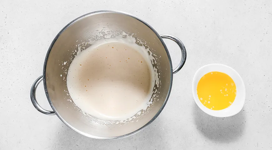 Пухкі булочки-равлики з маком та солодкою глазур'ю: покроковий рецепт з фото 2