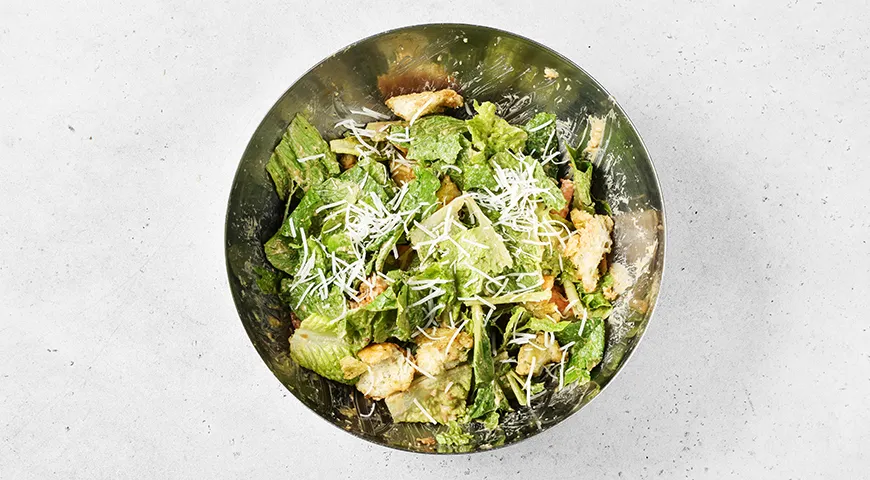 Салат «Цезар» з креветками від Івлєва: покроковий рецепт з фото 7
