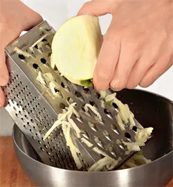 Млинці на молоці з яблуками: ніжний десерт за крок до насолоди 4