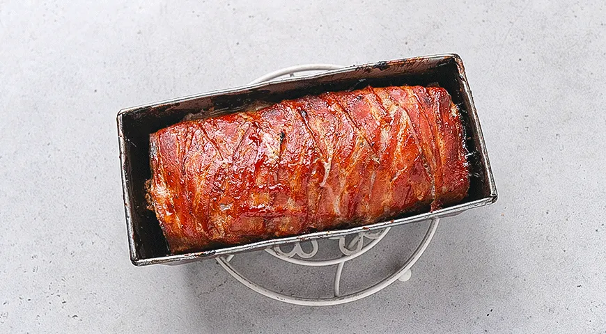 Соковитий м'ясний рулет у беконі: смачний рецепт з покроковими фото 7