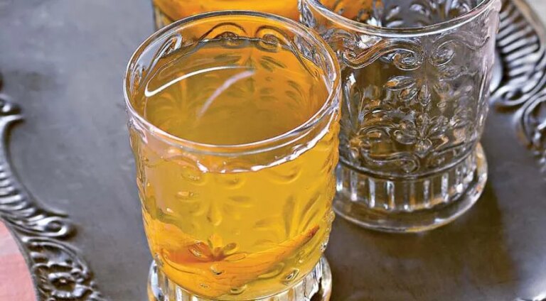 Ароматний компот із айви та герані: покроковий рецепт з фото 5