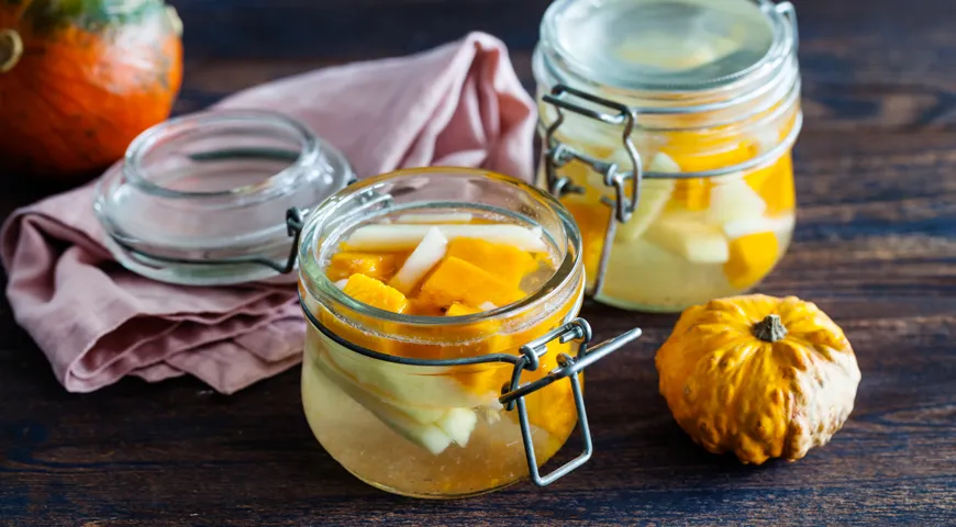 Соковитий гарбузово-яблучний узвар з гуавою: покроковий рецепт із фото 1