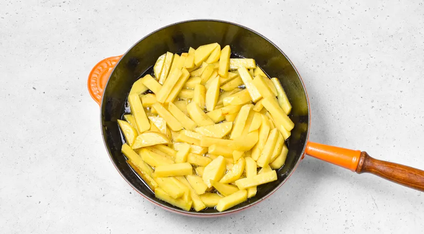 Смажена картопля з беконом та яйцем: покроковий рецепт з фото 5