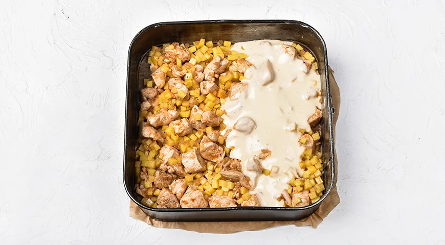 Соковитий заливний пиріг з куркою та картоплею на кефірі: легкий рецепт для будь-якого столу 6 Соковитий заливний пиріг з куркою та картоплею на кефірі: легкий рецепт для будь-якого столу 6