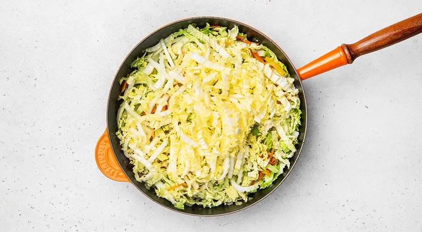 Тушкована пекінська капуста: ніжний рецепт з фотографіями для легкого обіду 6