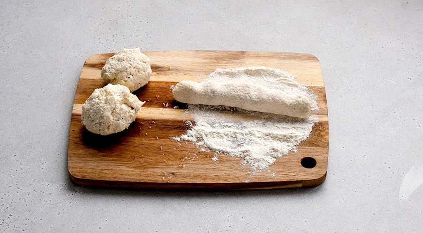 Лениві сирники з пармезаном та соусом песто: смачний рецепт для справжніх гурманів 4