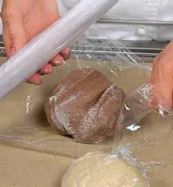 Торт "Футбольний м'яч": Смаколики для справжніх чемпіонів! 6 Торт "Футбольний м'яч": Смаколики для справжніх чемпіонів! 6