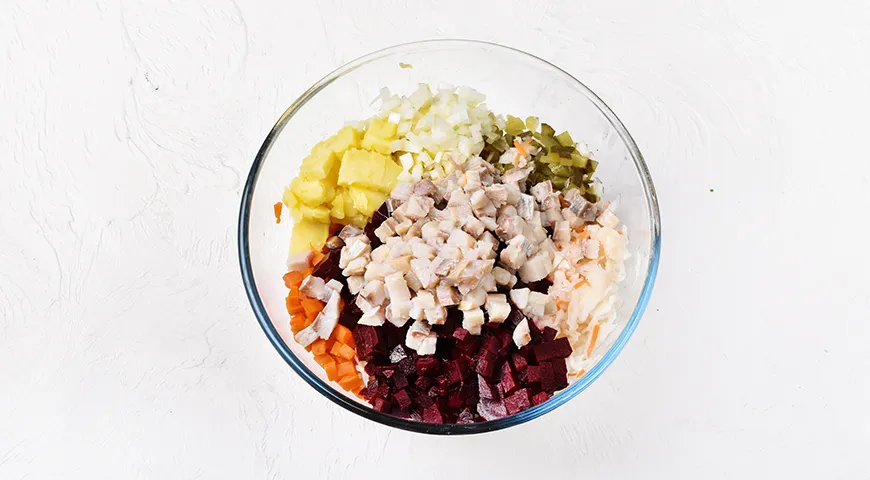 Неймовірний вінегрет із оселедцем: смачна та ситна страва за кілька кроків 5