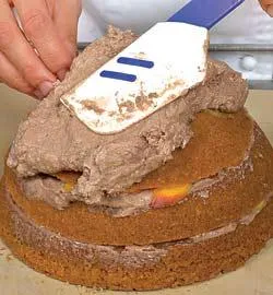 Торт "Футбольний м'яч": Смаколики для справжніх чемпіонів! 9 Торт "Футбольний м'яч": Смаколики для справжніх чемпіонів! 9