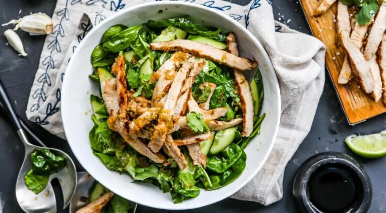 Соковитий салат зі свининою та огірком: смачний рецепт для вашого столу 59