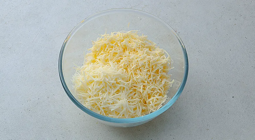 Соковитий жульєн з копченою рибою та томатами: покроковий рецепт з фото 3