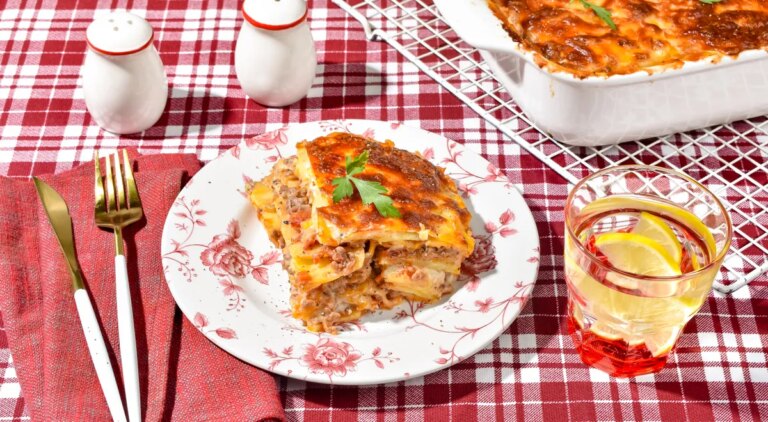 Неймовірна картопляна лазанья з соковитим фаршем: покроковий рецепт для ситної страви 46