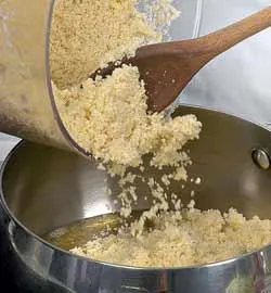 Торт "Футбольний м'яч": Смаколики для справжніх чемпіонів! 5 Торт "Футбольний м'яч": Смаколики для справжніх чемпіонів! 5