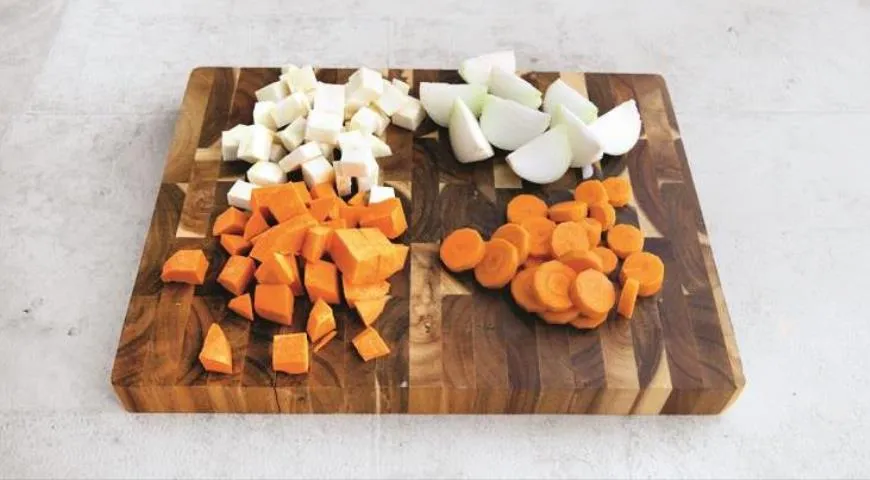 Головна 68 Ніжний крем-суп з солодкої картоплі та сочевиці: покроковий рецепт з фото