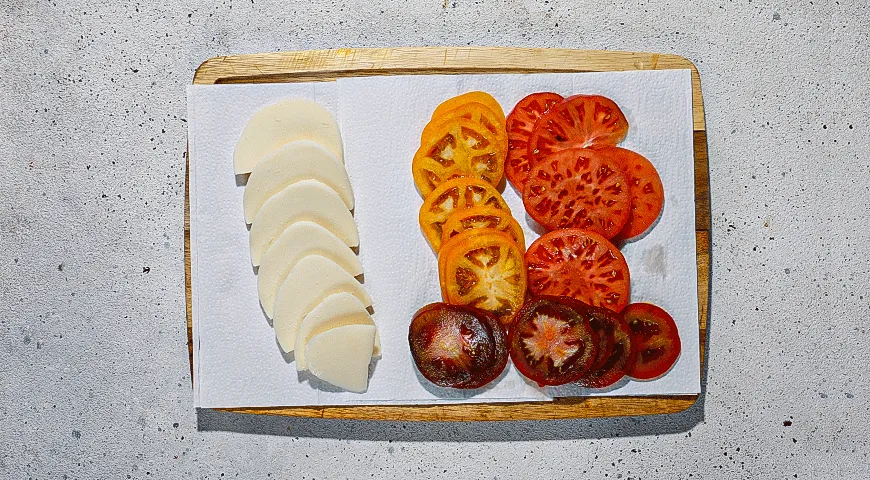 Римська піца з сиром, помідорами та сальчічоном: покроковий рецепт з фото 2