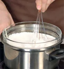 Соковитий ананасовий бісквітний торт: покроковий рецепт зі смаком сонця 18