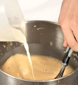 Млинці на молоці з яблуками: ніжний десерт за крок до насолоди 2