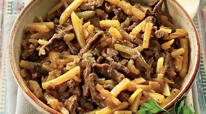 Головна 53 Ніжне татарське азу з солоними огірками на пару: покроковий рецепт з фото