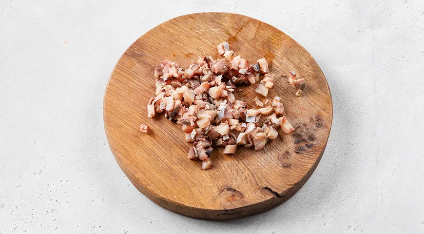 Оселедець під шубою із зеленим горошком: смак, що тане в роті, крок за кроком 7