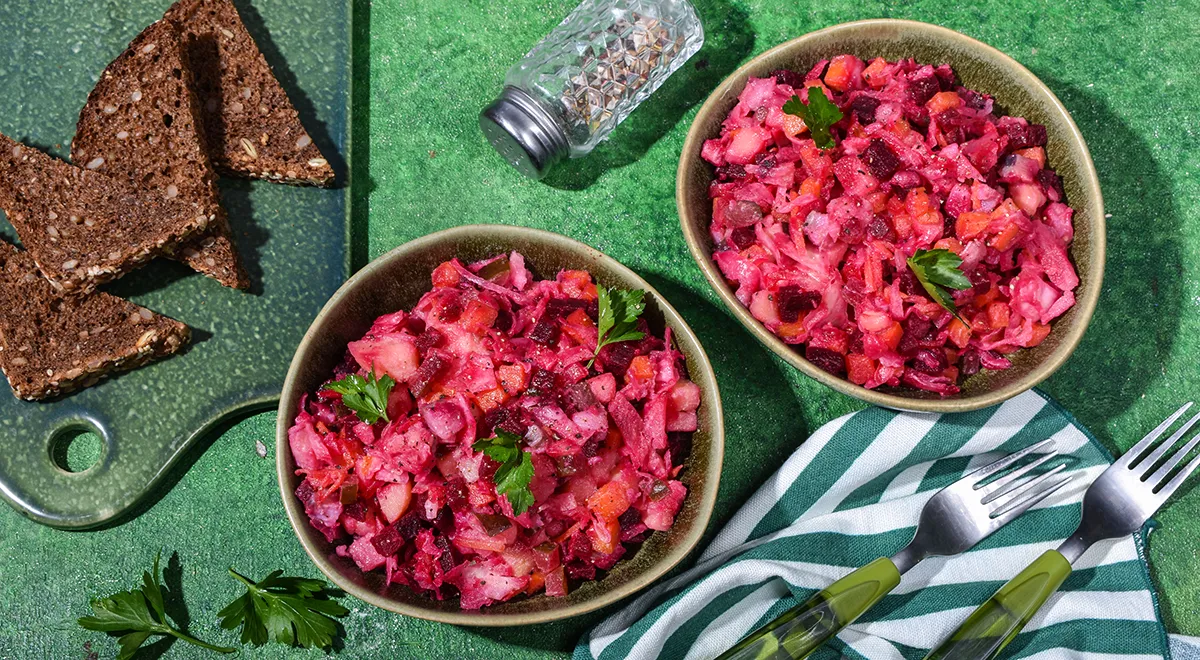 Неймовірний вінегрет із оселедцем: смачна та ситна страва за кілька кроків 1