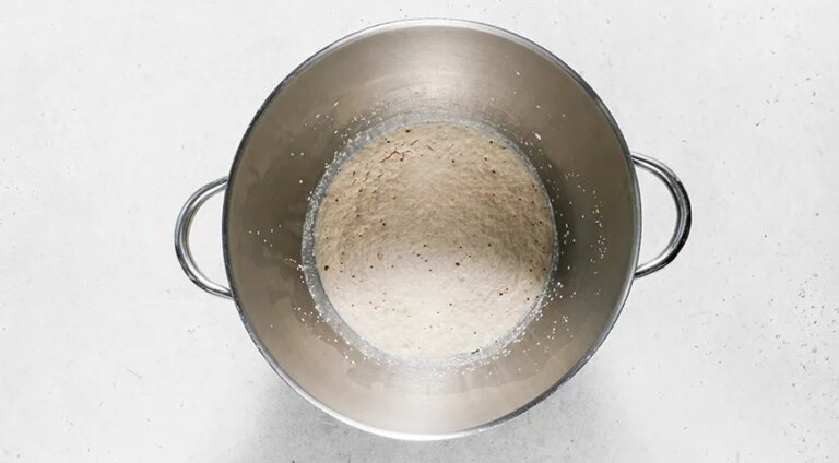 Пухкі булочки-равлики з маком та солодкою глазур'ю: покроковий рецепт з фото 9 Пухкі булочки-равлики з маком та солодкою глазур'ю: покроковий рецепт з фото 9