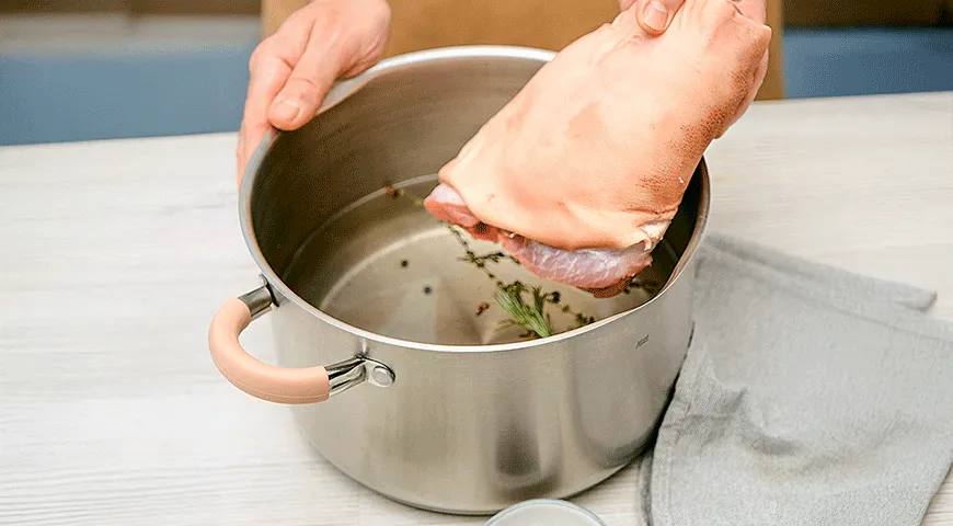 Як отримати ідеальну хрустку скоринку на рульці: шеф-кухар розкрила перевірені секрети 2