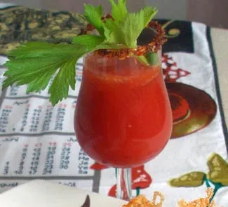 Головна 63 Різдвяний коктейль “Кривава Мері”: покроковий рецепт із фото