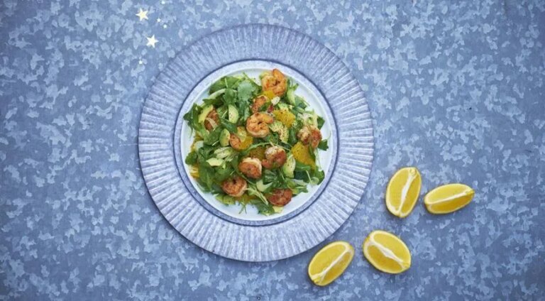 Ніжний салат з авокадо, соковитих креветок та ароматної цибулі-фенхелю: фоторецепт для вашого столу 11