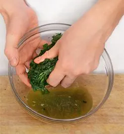 Запеканка з бурого рису зі шпинатом та фетою: смачний та корисний обід 2