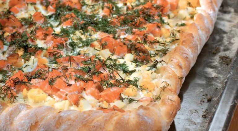 Пиріг із лососем: соковита начинка у ніжному тісті 9