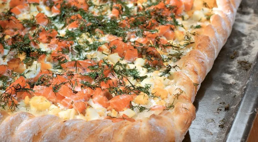 Пиріг із лососем: соковита начинка у ніжному тісті 1