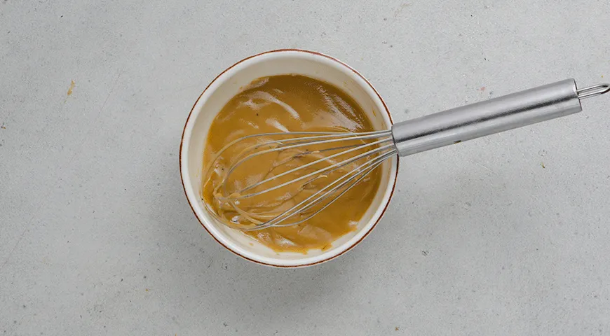 Хрусткий зелений салат з шинкою, яблуком та горіхами пекан: легка страва на 199 ккал 2 Хрусткий зелений салат з шинкою, яблуком та горіхами пекан: легка страва на 199 ккал 2