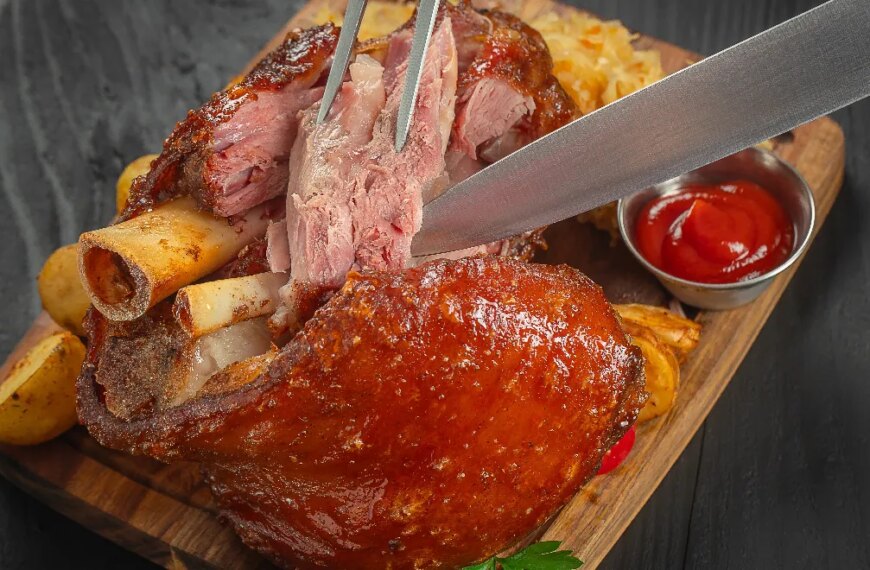 Як отримати ідеальну хрустку скоринку на рульці: шеф-кухар розкрила перевірені секрети