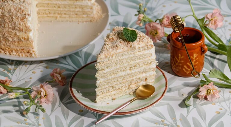 Медовий торт "Кокетка": ніжний рецепт із спокусливим ароматом 29