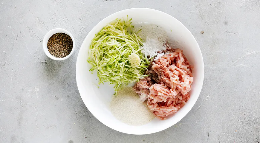 Легкий курячий суп з ніжними фрикадельками: смачний рецепт для всієї родини 2