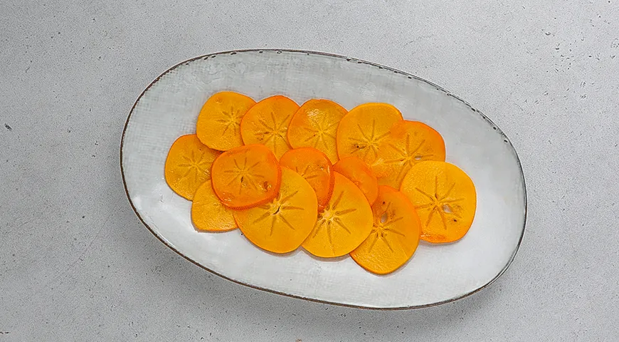 Ніжний салат з бураттою, стиглою хурмою та солоним хамоном: легка насолода з фото 2 Ніжний салат з бураттою, стиглою хурмою та солоним хамоном: легка насолода з фото 2