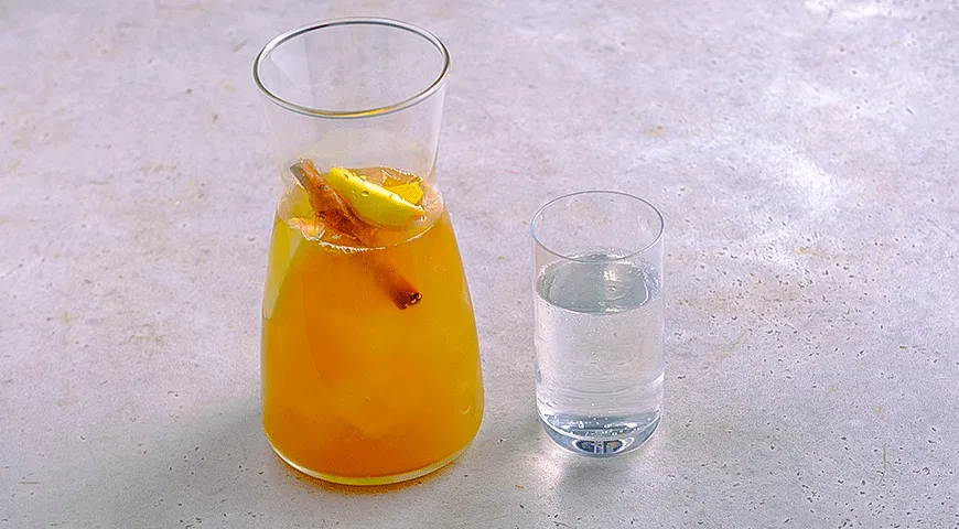 Освіжаючий яблучно-ананасовий лимонад "Зимове яблуко": рецепт з фото та низькою калорійністю 3