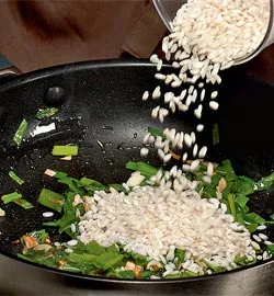 Різотто з цибулею та руколою: ароматна страва для вашого столу 3