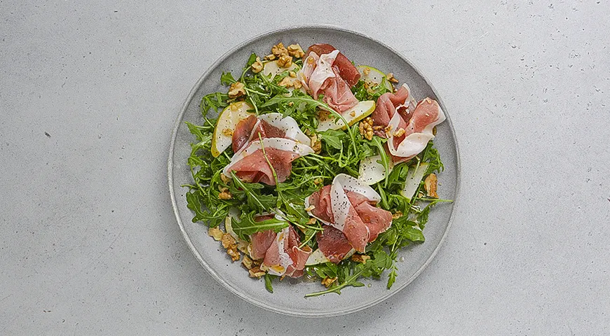 Ароматний салат з руколи, солодкої груші та солоного прошуто: легка насолода з фото! 4