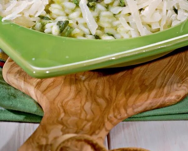 Різотто з цибулею та руколою: ароматна страва для вашого столу