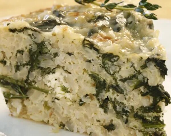 Запеканка з бурого рису зі шпинатом та фетою: смачний та корисний обід