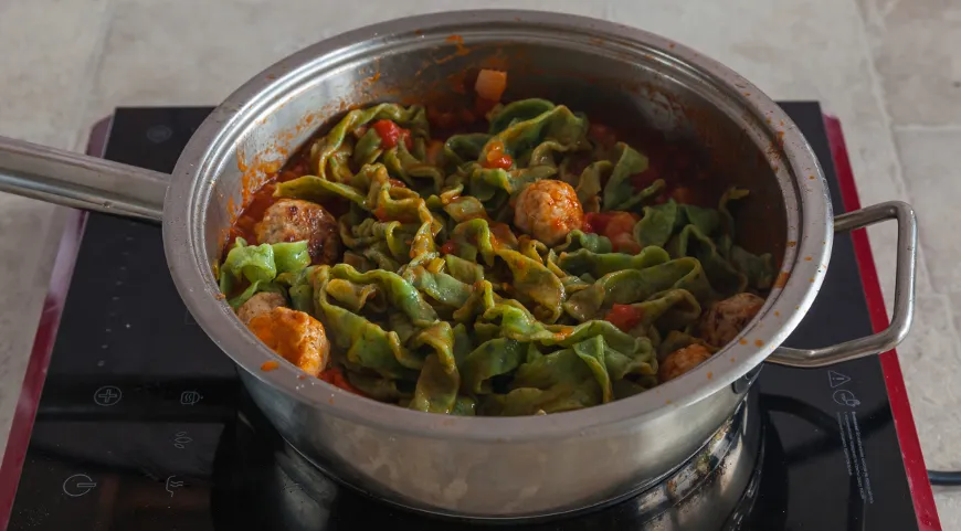 Зелені тальятелле з фрикадельками: Покроковий рецепт з фото 8